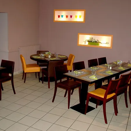 Logis Le Chene 2* Savenay