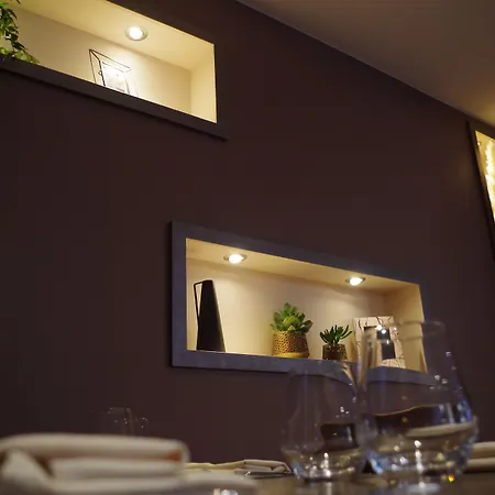 Logis Le Chêne Hotel