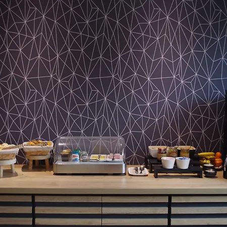 Logis Le Chêne Hotel Savenay