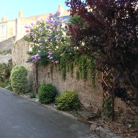 Logis Le Chêne Hotel