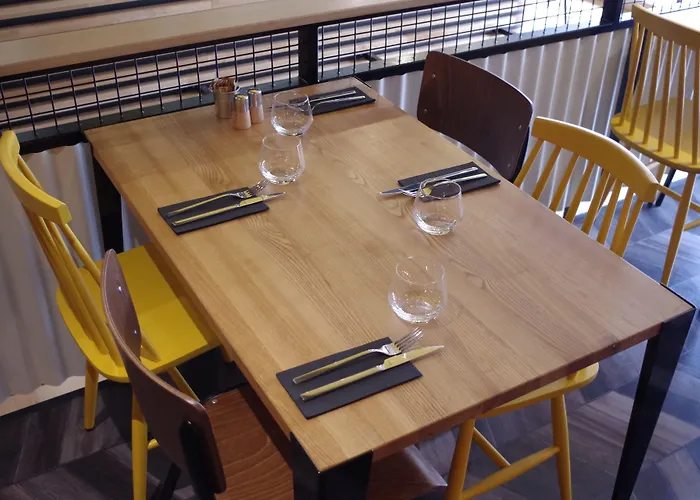 Logis Le Chêne Hotel